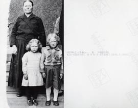 Amalia Koivula with Grandchildren